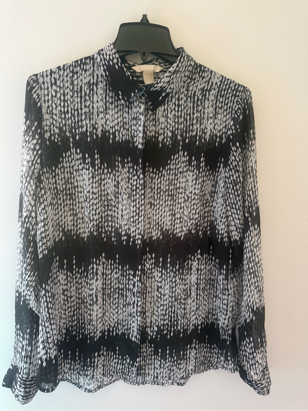 Banana Republic Black and White Patterned Lightweight Sheer Blouse size Large